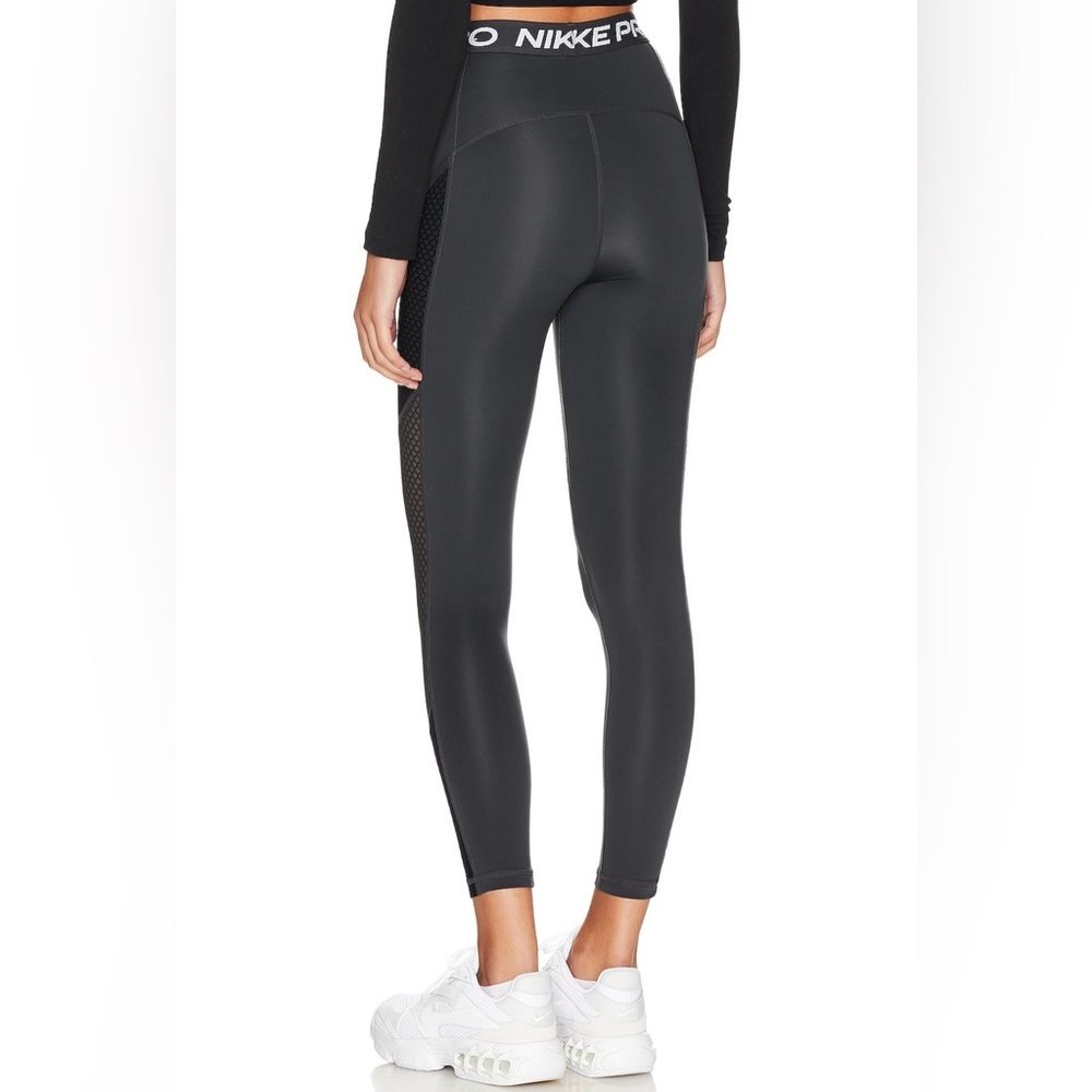 REVOLVE - NIKE |‎ HIGH RISE 7/8 LEGGING - Picture 4 of 9